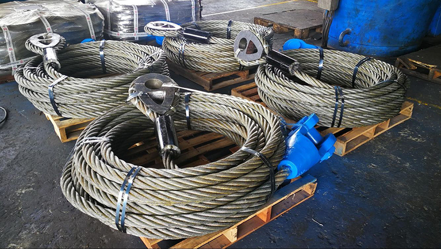 wire rope with solid cast thimble and spleter socket